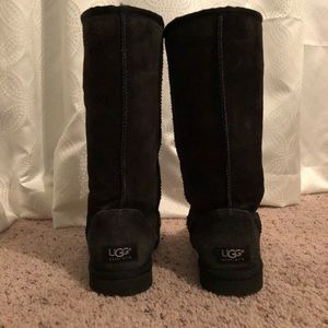 UGG- classic tall black